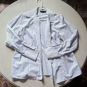 16W Jones New York oxford button up.